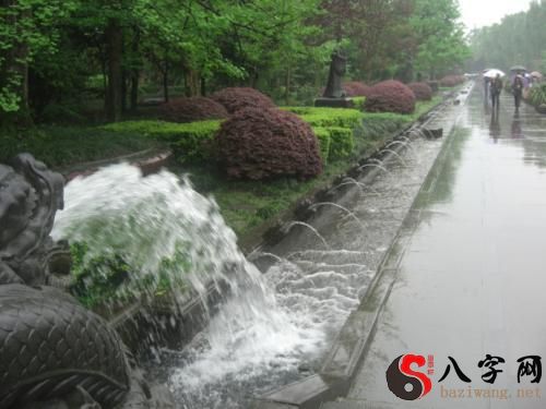 梦见水渠流水